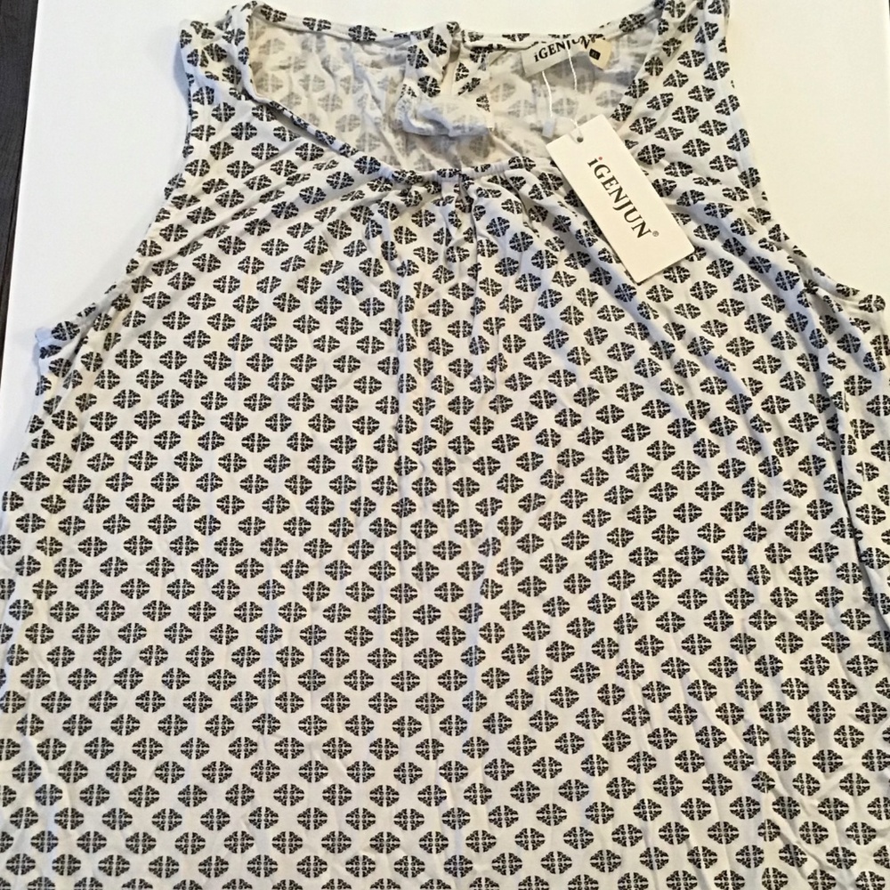 NWT iGenjun Sleeveless Top Size XL